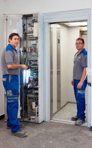 Toda la experiencia del personal de Ascensores Coyma, S.L ofrece a sus clientes las soluciones óptimas para cada instalación